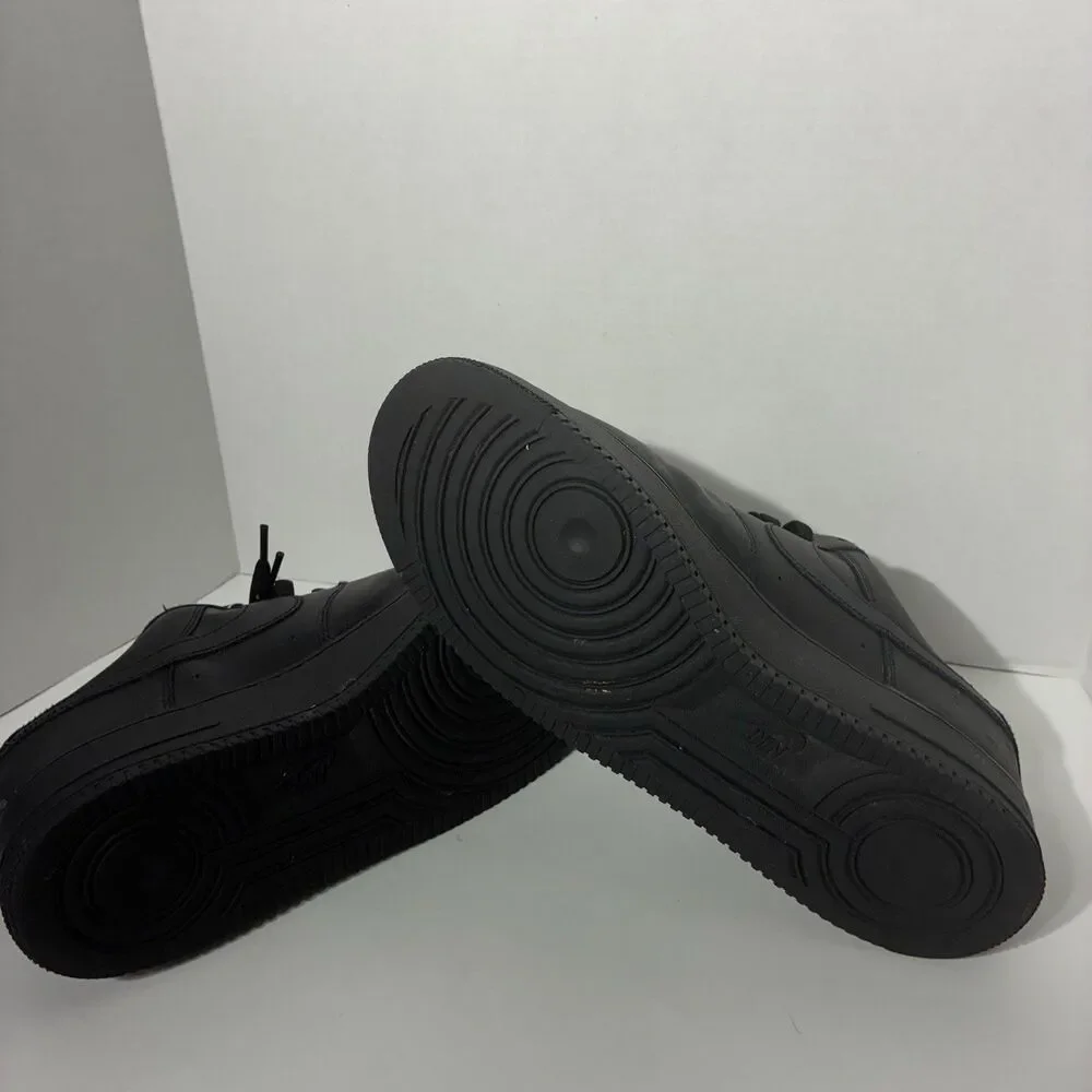 Nike Air Force 1 ’07 Triple Black Men’s Size 12 Leather Shoes CW2288-001